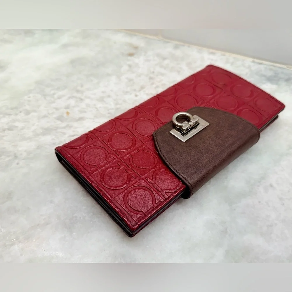 SALVATORE FERRAGAMO Gancini Monogram Embossed Logo Leather‎ 2-Tone Long Wallet